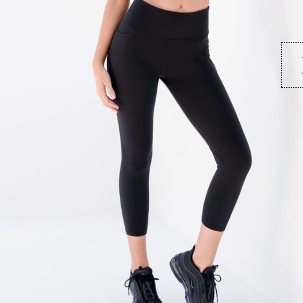 Lorna Jane Black Pocket Ankle Biter Leggings.  Size XSmall.